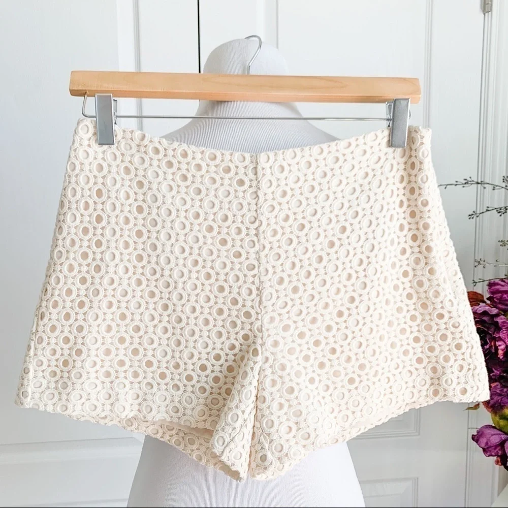 Banana Republic Cream Eyelet Lace Shorts